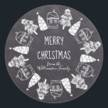 Gingerbröd och Julgran Chalkboard Runt Klistermärke<br><div class="desc">Traditionell utformning av kretskort har en andedräkt som består av brödhus och två stilar Julgranar. God jul är skrivet i ett modernt typsnitt. Du namn är skriven i en skripttext. All design och text är vit. Med en mall som är enkel att använda kan du ändra all text till kostym...</div>