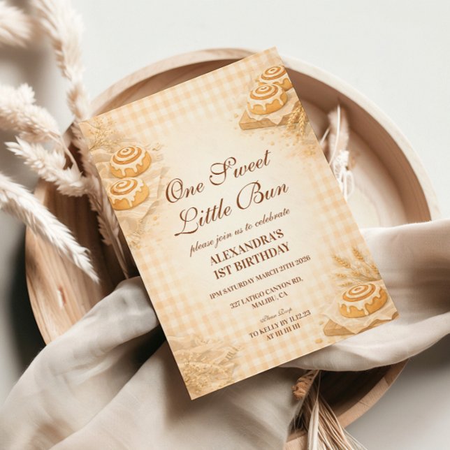 Gingham Cinnamon Roll Little Bun 1st Birthday Inbjudningar (Skapare uppladdad)