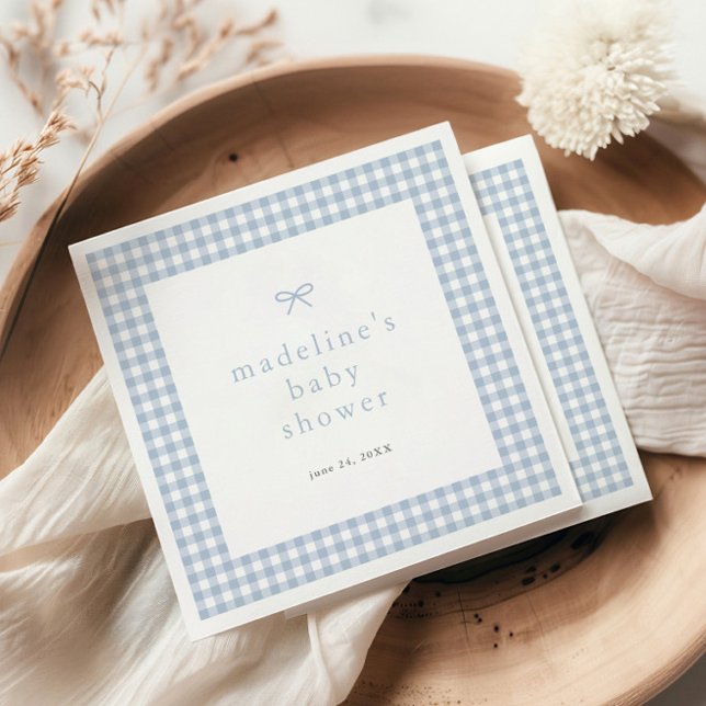 Gingham Enkel Slöja Dammig Blå Pojkar Baby Shower Pappersservett (Dusty blue bow gingham boys baby shower napkins.)