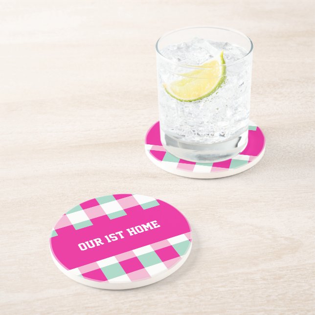Gingham Mönster Vårt 1:a Hem Underlägg (Sidan)