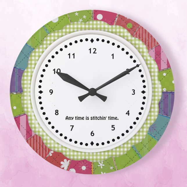 Gingham och Patchwork Quilters Wall Clock Stor Klocka (Skapare uppladdad)