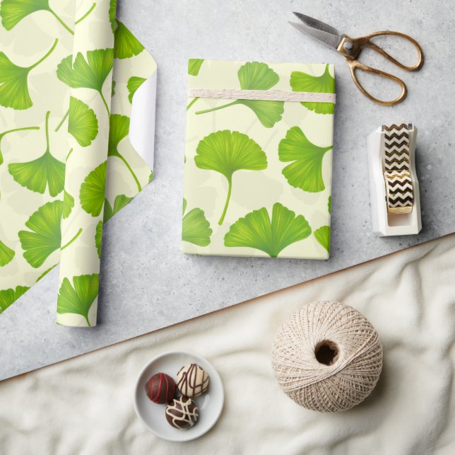 Ginkgo mönster på benvit presentpapper (Hantverk)