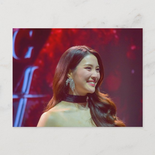 Ginny Natnicha Helg Vykort (Framsida)