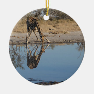 GIRAF DRICKER REFLEKTERAT VATTEN JULGRANSPRYDNAD KERAMIK