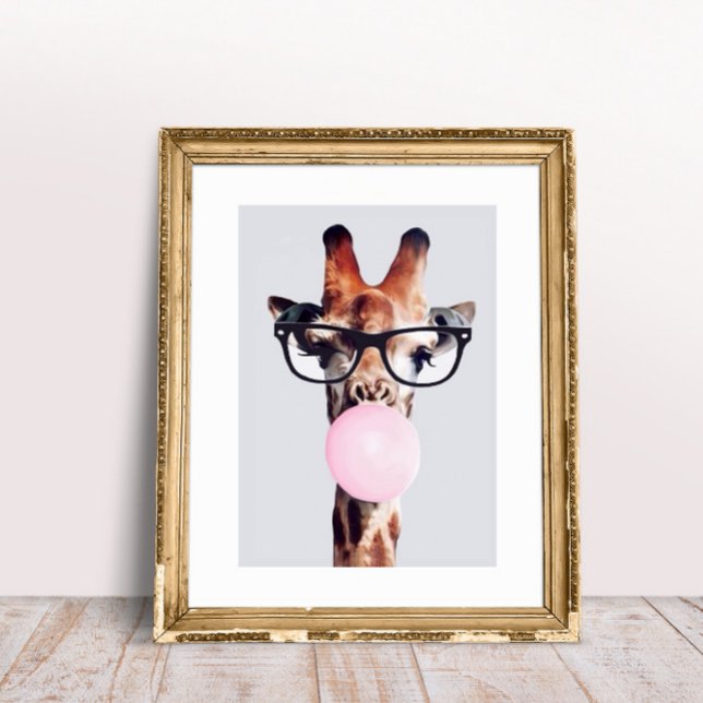 Giraff med glasögon som blåser rosa tuggummibubbla poster (Skapare uppladdad)