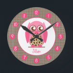 Giraff- & rosaugglapersonligen tar tid på rund klocka<br><div class="desc">En ta tid på för lärare som presenterar en illustration av en rosa uggla med en girafftryckmage. Ta tid på särdrag som vit numrerar på rosor pricker.</div>