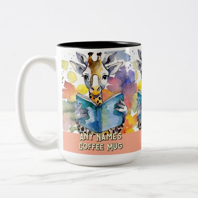 Giraff som läser den stora boken Tvåtons kaffemugg (Vänster)