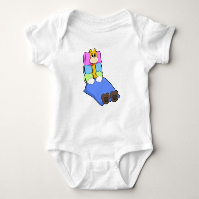 Giraffe at Sleeping with Blanket & Pillow T Shirt (Framsida)