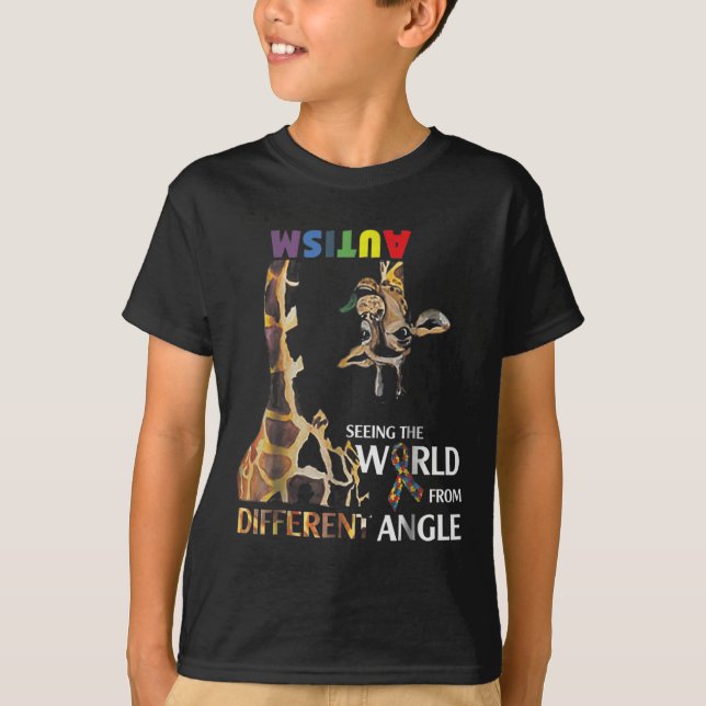 Giraffe Autism ser världen från olika håll T Shirt (Framsida)