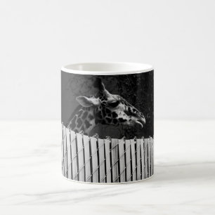 Giraffe bakom Fence Black & White Photograph Kaffemugg