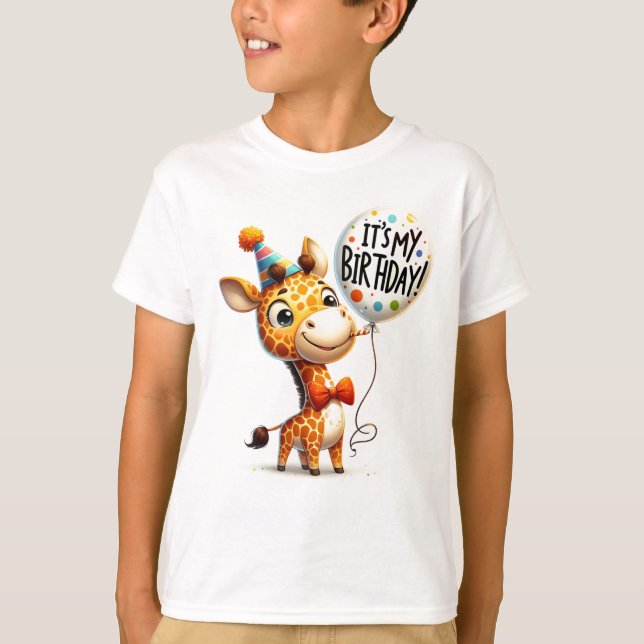 Giraffe Birthday Celebration T Shirt (Framsida)