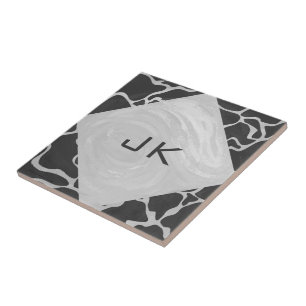 Giraffe Black och Light Grått Monogram Kakelplatta
