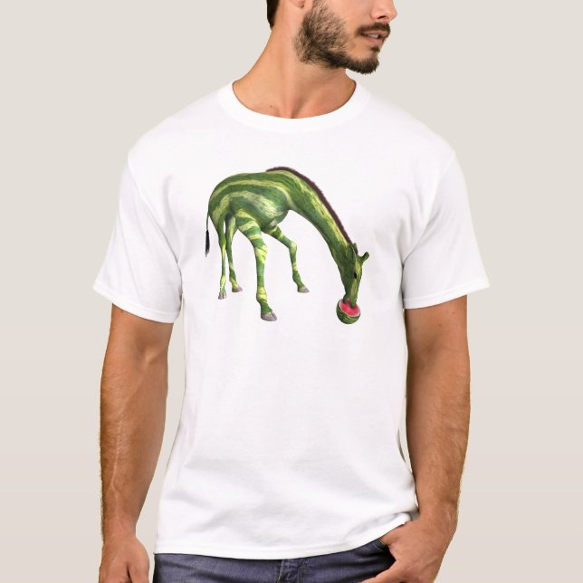 Giraffe Eating Watermelon Tee Shirt (Framsida)