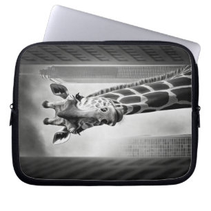 Giraffe in a Cityscape Laptop Fodral
