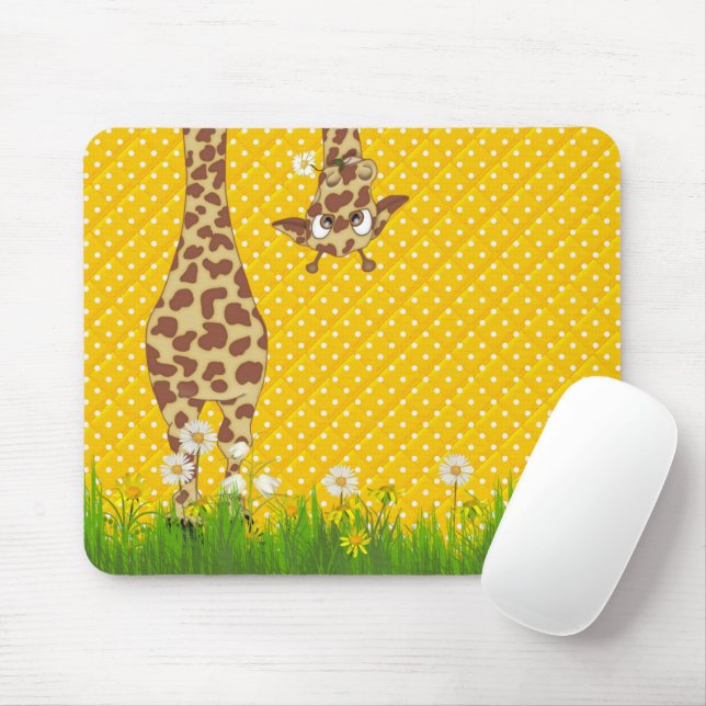 Giraffe in Grass on Polka dots Mousepad Musmatta (Med mus)
