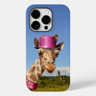 Giraffe in sparkly rosa hat