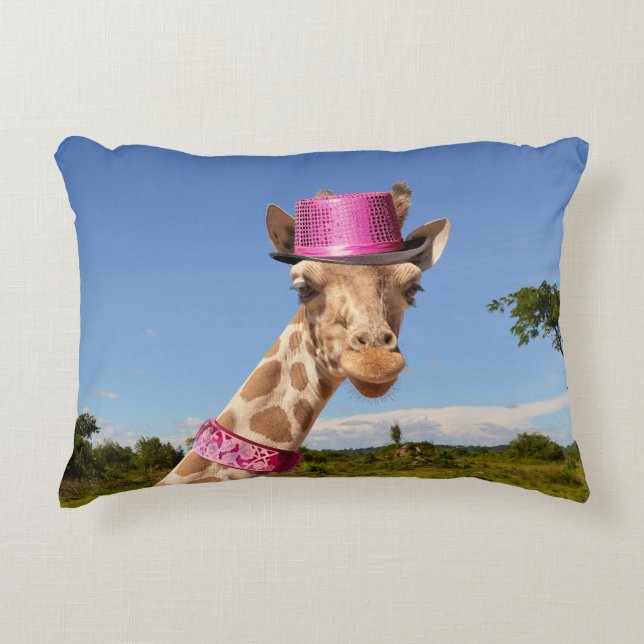 Giraffe in sparkly rosa hat prydnadskudde (Framsidan)