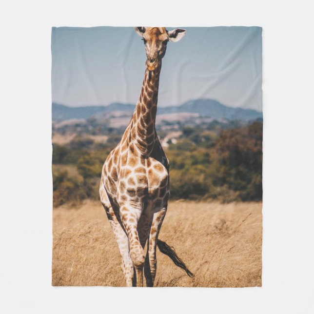 GIRAFFE KRUNDA AV BRÖSTGRAS FLEECEFILT (Framsidan)