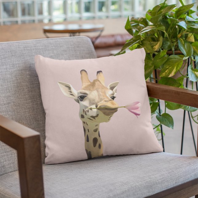 Giraffe med Rosa Tulip Kudde (Skapare uppladdad)