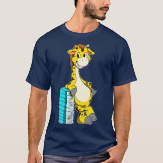 Giraffe med Stack of Bokar T Shirt
