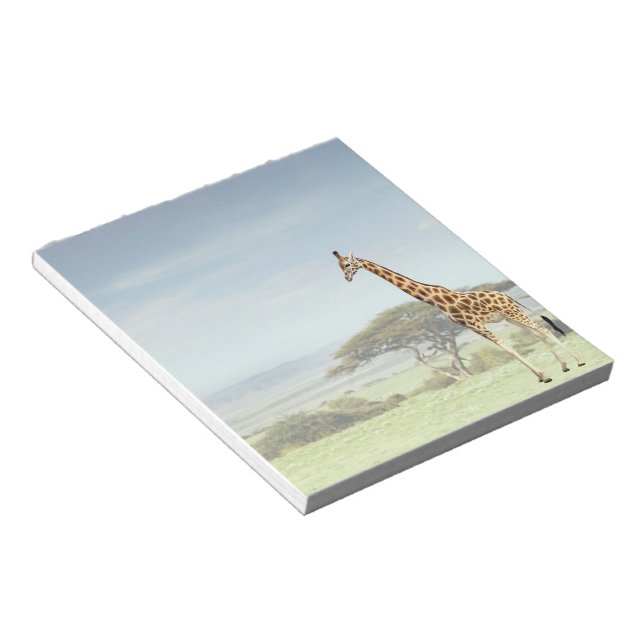 Giraffe om Serengeti Anteckningsblock (Vinklad)