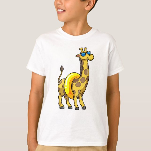 Giraffe on Beach with Simma ring & Sunglass T Shirt (Framsida)