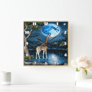 Giraffe Permanent vid floden under Moonlit Himmel Fyrkantig Klocka