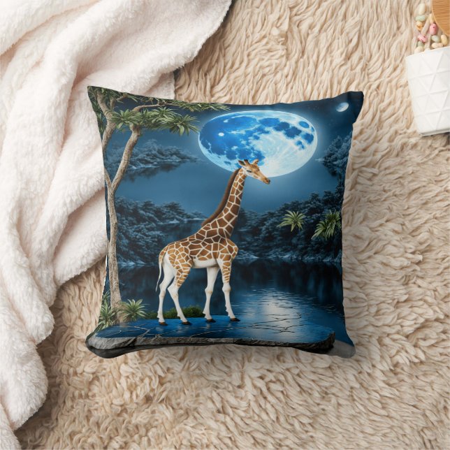 Giraffe Permanent vid floden under Moonlit Himmel Kudde (Filt)