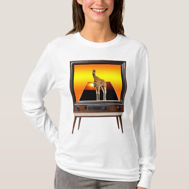 Giraffe Popout Art i gammal analog TV. T Shirt (Framsida)
