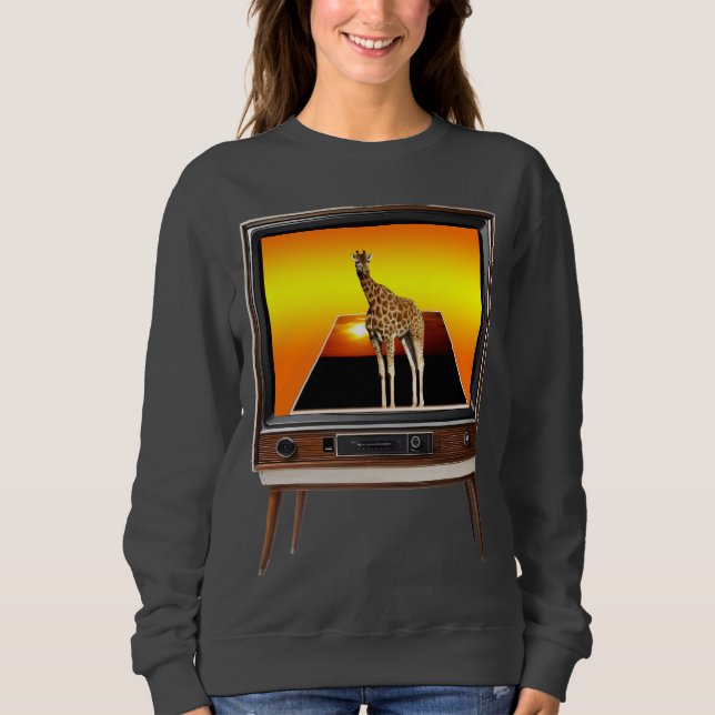 Giraffe Popout Art i gammal analog TV. T Shirt (Framsida)