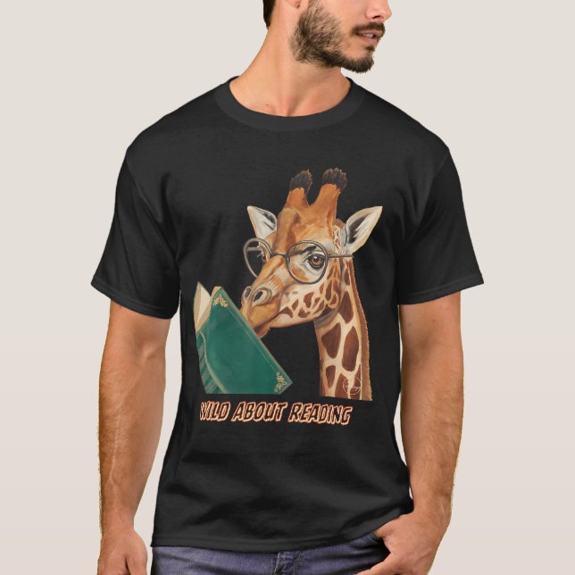 Giraffe Reading Book Eyeglasses Animals Teachers Z T Shirt (Framsida)