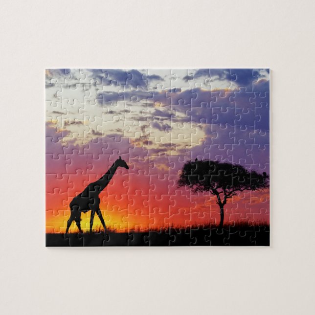 Giraffe silhouetted at sunrise, Giraffa Pussel (Horisontell)