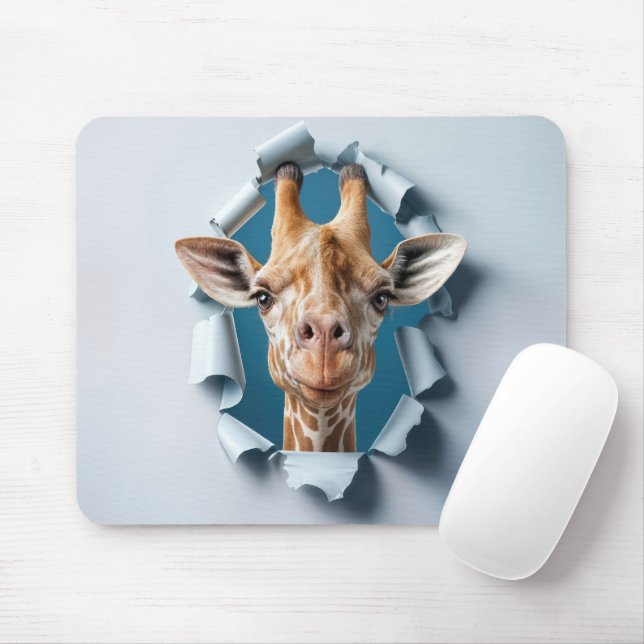 Giraffe som kommer från ett Pappert Hål Musmatta (Med mus)