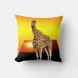 Giraffe Sunshine Popout Art Throw Cushion. Kudde