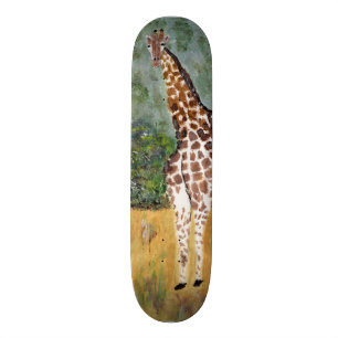 Giraffe tittar skateboard