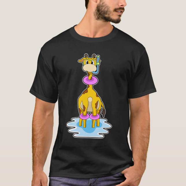 Giraffe vid Swimming med Simma ring T Shirt (Framsida)