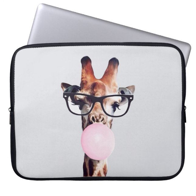 Giraffe Wearing Glass Blowing Rosa Bubble gumm Laptop Fodral (Framsidan)