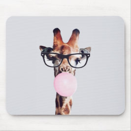 GIRAFFE WEARING GLASSES SOM BLÖSER EN ROSA BUBBLEG MUSMATTA