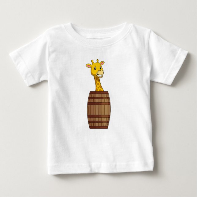 Giraffe with Barrel T Shirt (Framsida)