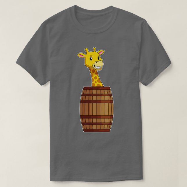 Giraffe with Barrel T Shirt (Design framsida)