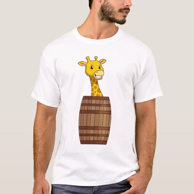 Giraffe with Barrel T Shirt (Framsida)