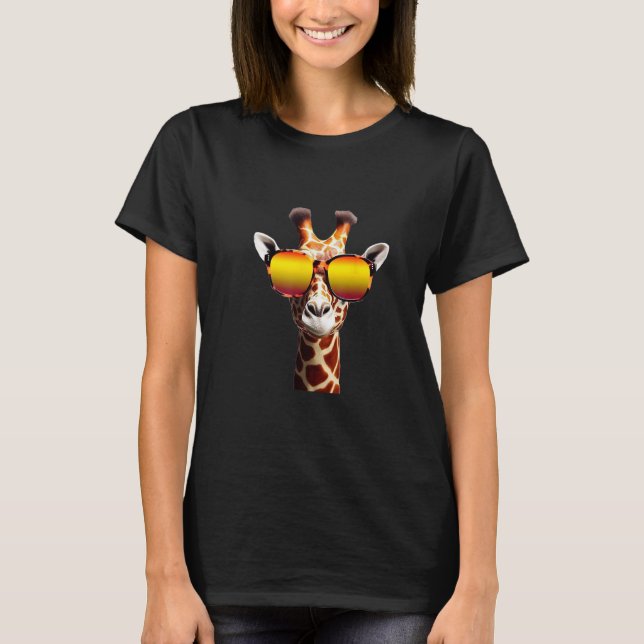 Giraffe with Glasses for Zoo Animal  Graphic T Shirt (Framsida)