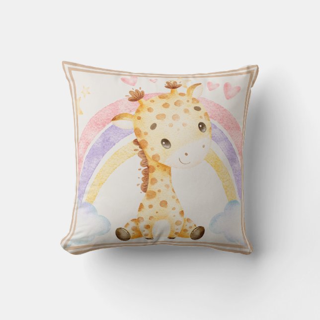 Giraffe with Rainbow Puffy Clouds Hearts Kudde (Framsida)