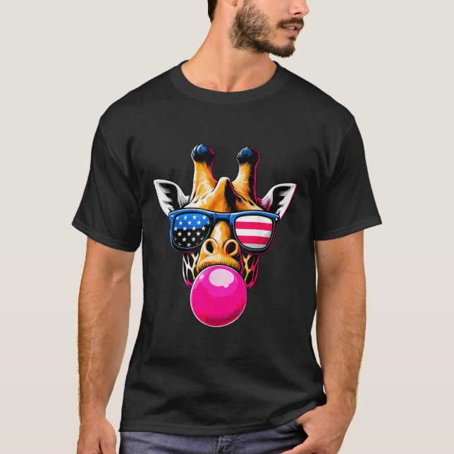 Giraffe with USA Glasses and Bubblegum 4:e juli T Shirt (Framsida)