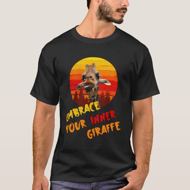 Giraffes embrace your Inner Giraffe T Shirt (Framsida)