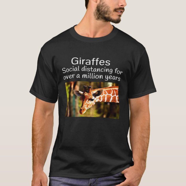 Giraffes Social Avstånd sex feet Feet Away Defl T Shirt (Framsida)
