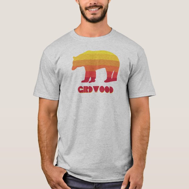 Girdwood Alaska Rainbow Bear T Shirt (Framsida)