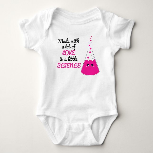 Girgigt gjord med Kärlek och vetenskapsbägare Rosa T Shirt (Framsida)