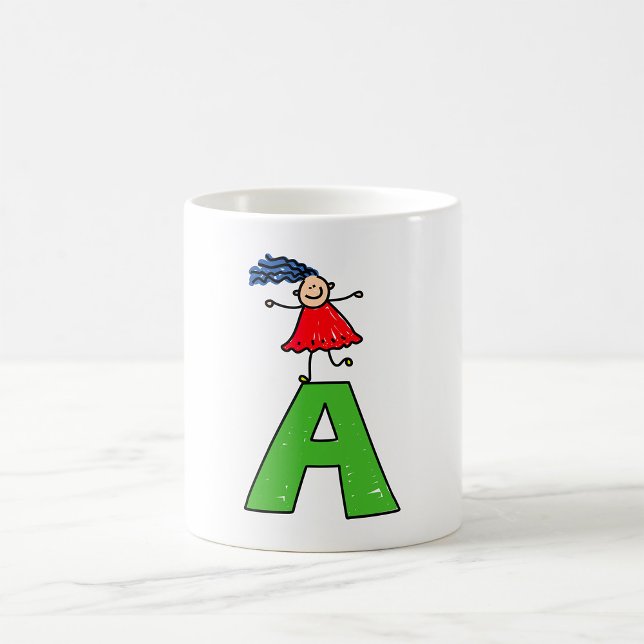 Girl Dancing på Grönt Brev A Roligt Alphabet Kaffemugg (Skapare uppladdad)
