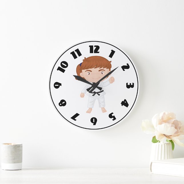 Girl Doing Karate Clock Stor Klocka (Skapare uppladdad)